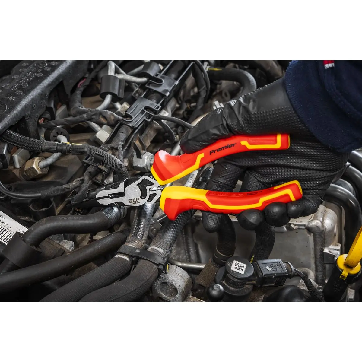 Sealey Premier High Leverage Pliers Set 3pc - VDE Approved - Image 8