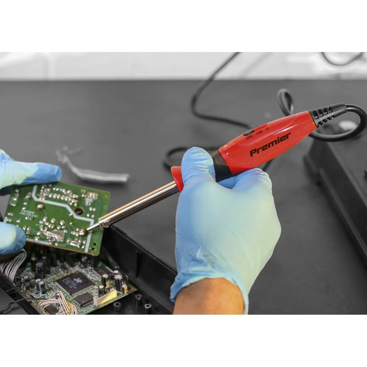 Sealey Premier Professional Soldering Iron with Long-Life Tip Dual Wattage 15/30W/230V - Image 3