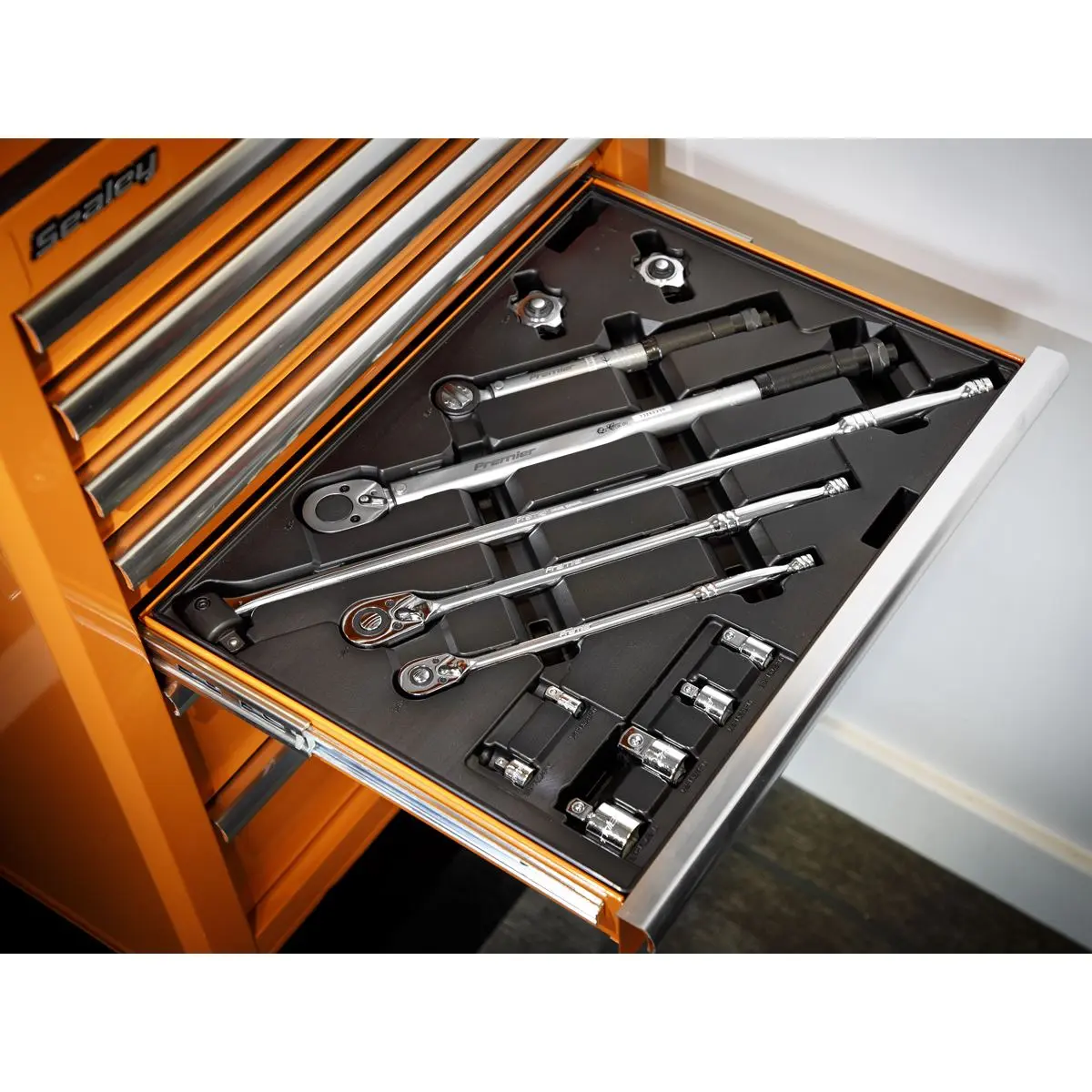 Sealey Premier Tool Tray with Ratchet, Torque Wrench, Breaker Bar & Socket Adaptor Set 13pc - Image 2