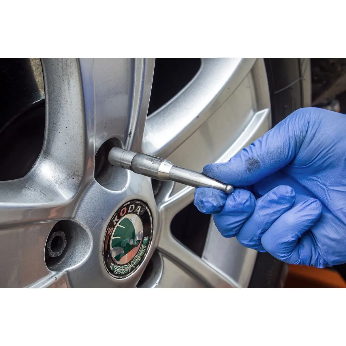 Sealey Premier WheelEazy™ Wheel Fitting & Alignment Tool - Image 9
