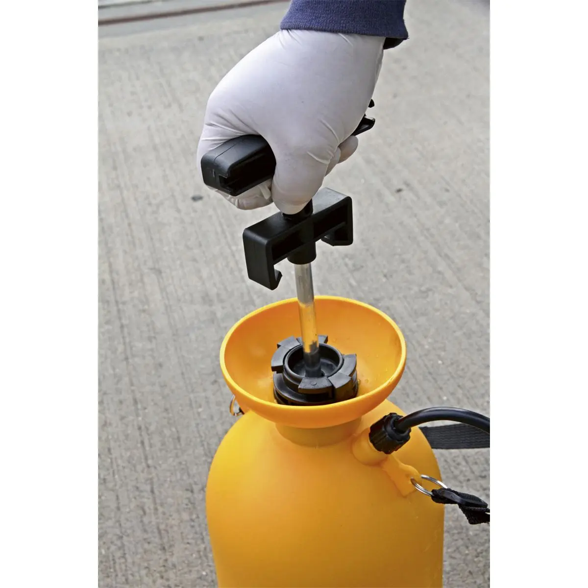 Sealey Pressure Sprayer 8L - Image 3