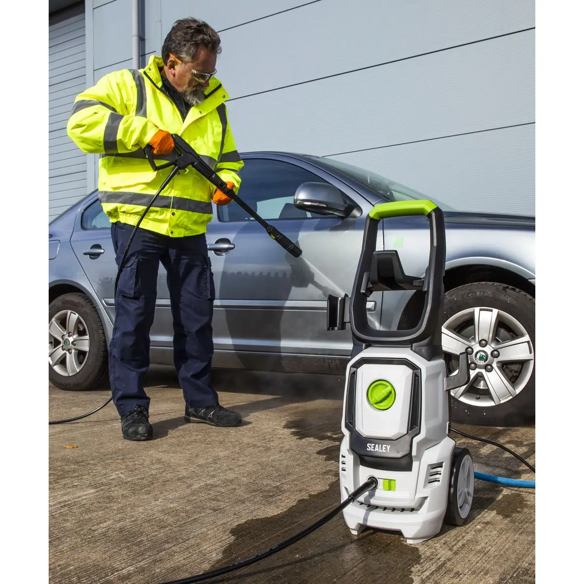 Sealey Pressure Washer 130bar 420L/hr with TSS & RotablastĀ® Nozzle - Image 4
