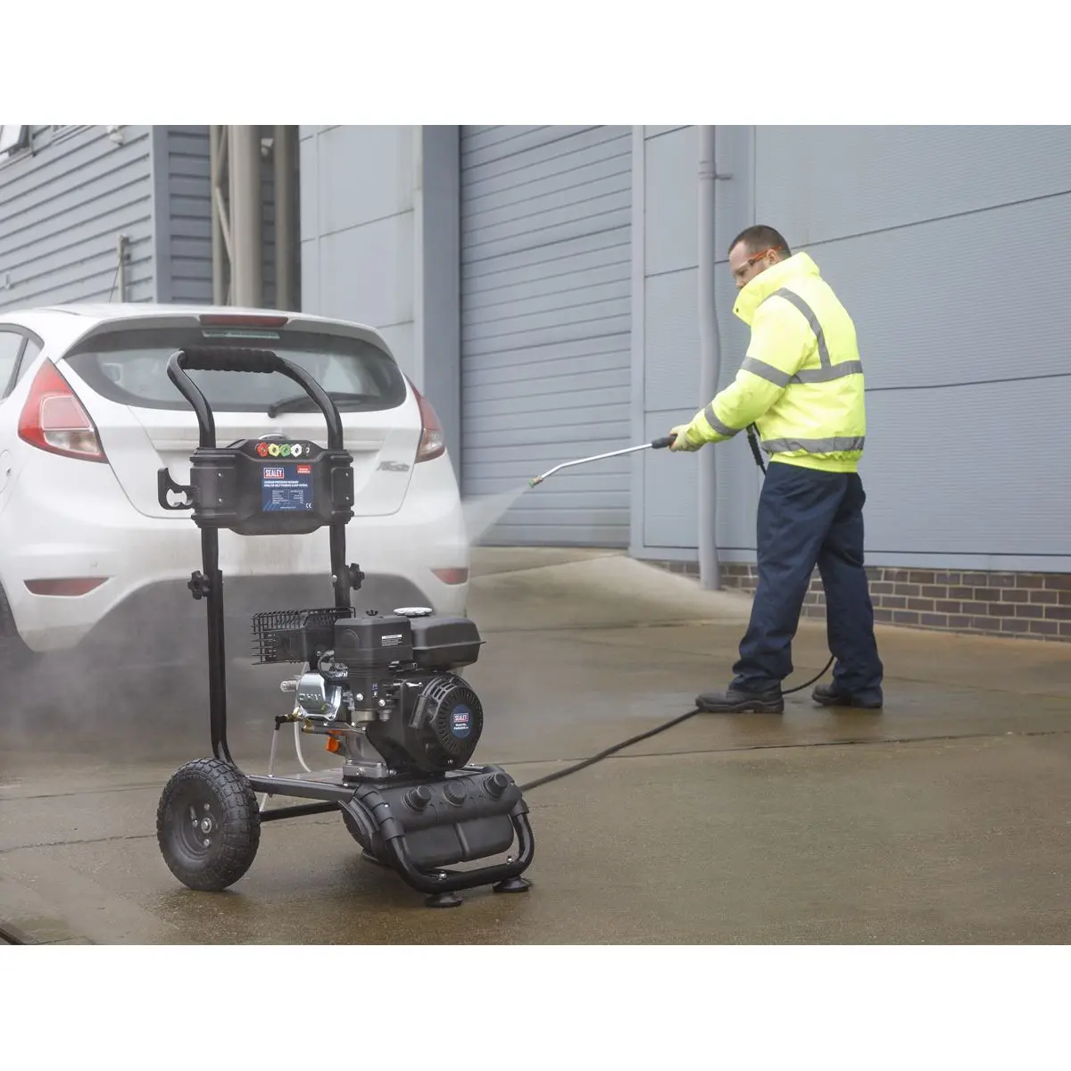 Sealey Pressure Washer 220bar 540L/hr 6.5hp Petrol - Image 3