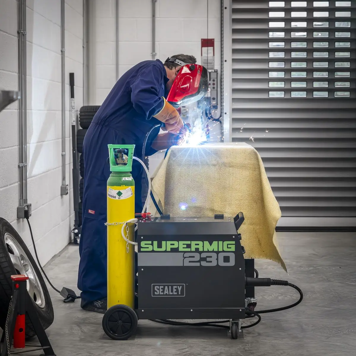 Sealey Professional MIG Welder 230A 230V with Binzel® Euro Torch - Image 12
