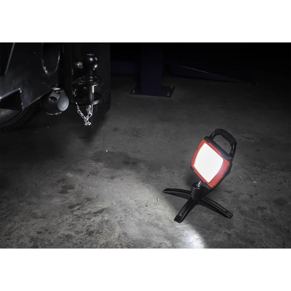 Sealey Rechargeable 360° Floodlight 36W SMD LED Portable Red Lithium-ion - Image 9