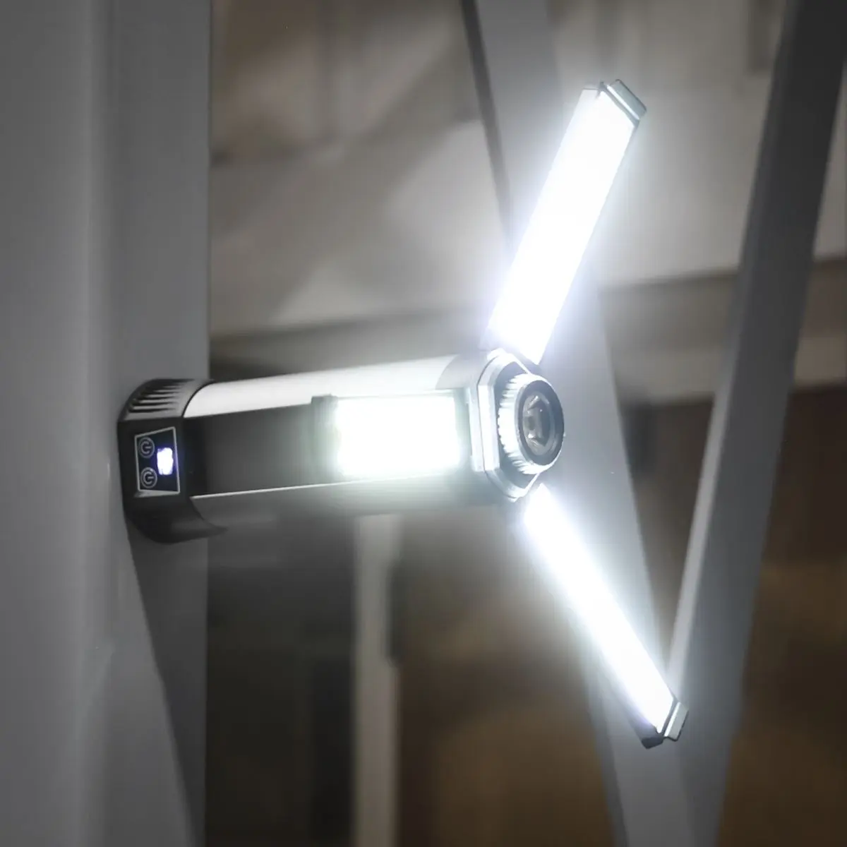 Sealey Rechargeable Flexible Floodlight with Tripod 24W COB LED & 5W SMD LED - Image 11