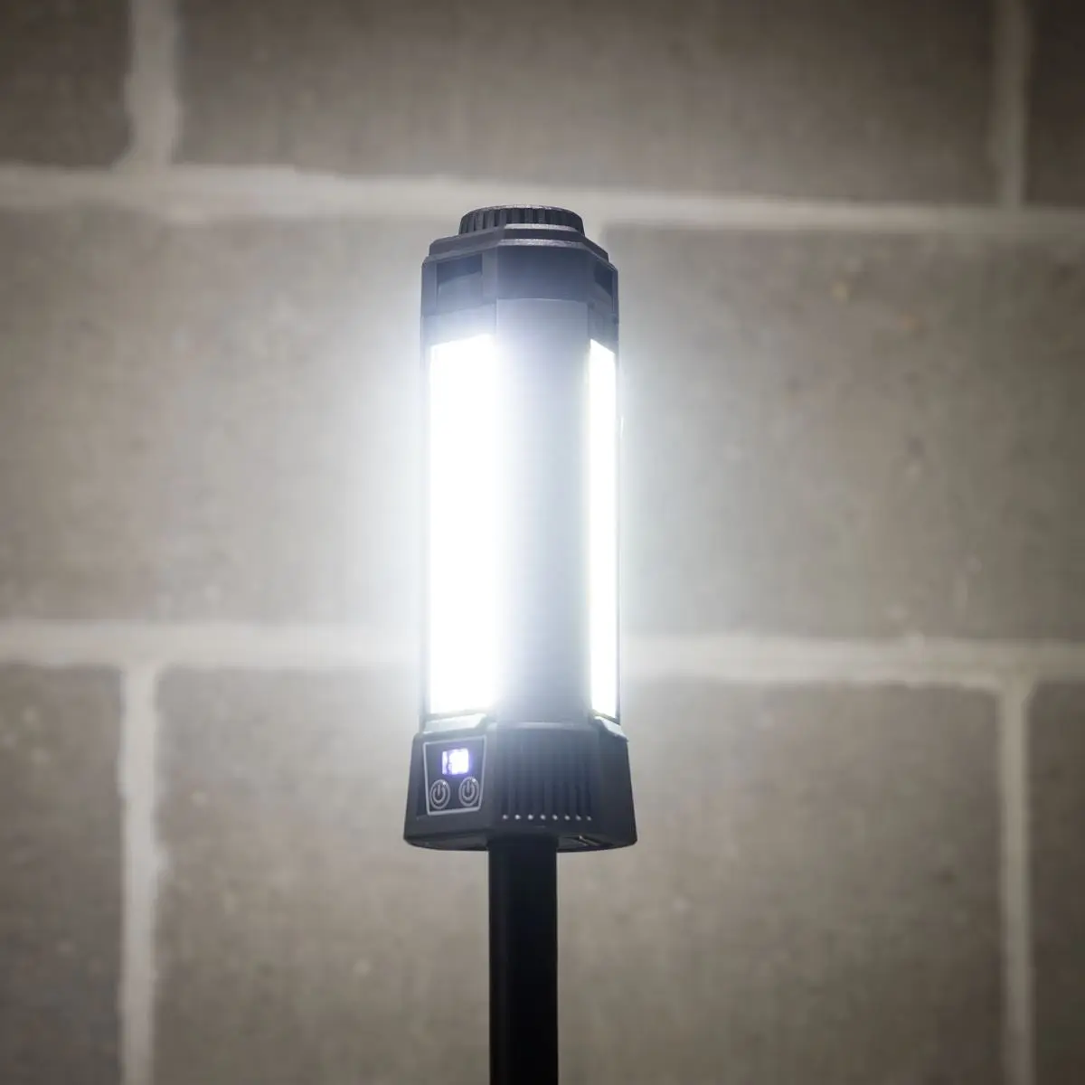 Sealey Rechargeable Flexible Floodlight with Tripod 24W COB LED & 5W SMD LED - Image 21