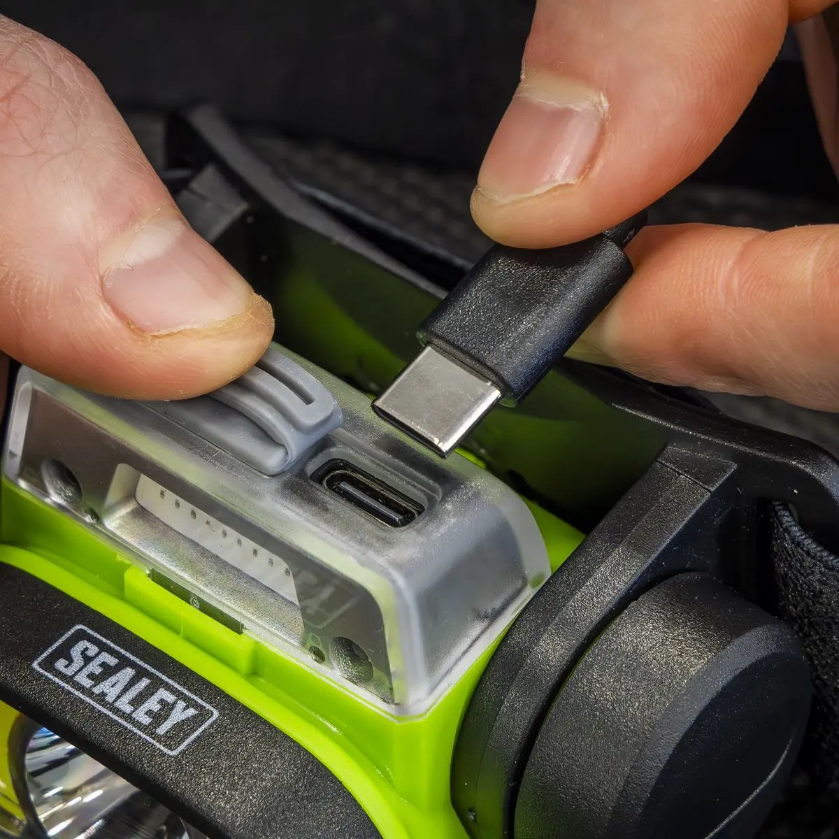 Sealey Rechargeable Head Torch with Auto-Sensor 5W & 3W COB LED - Image 7