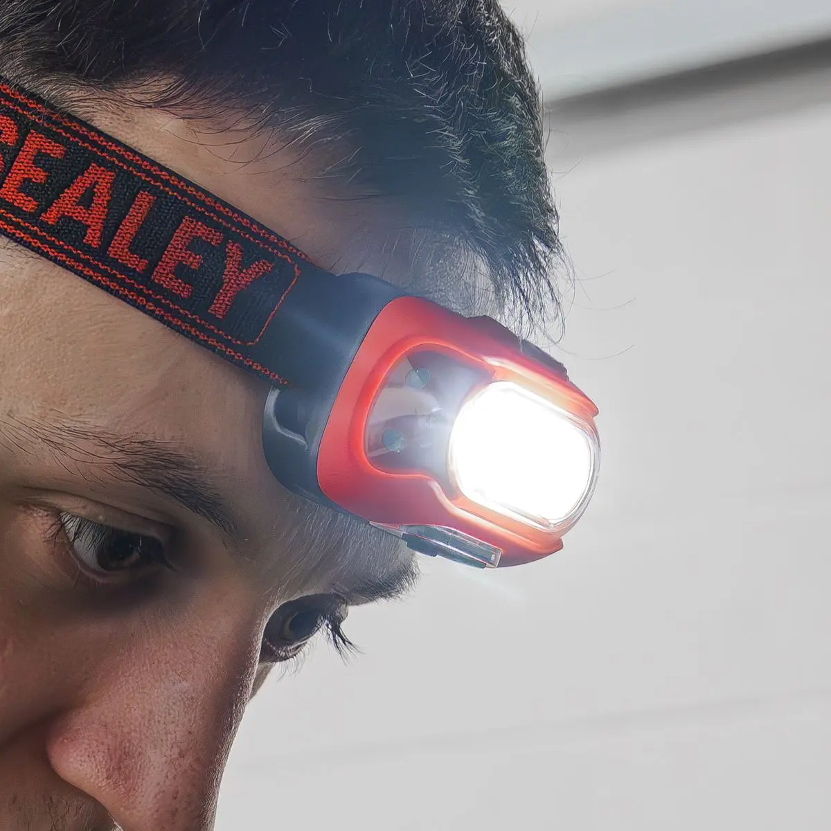Sealey Rechargeable Head Torch with Auto-Sensor 8W COB LED - Red - Image 5