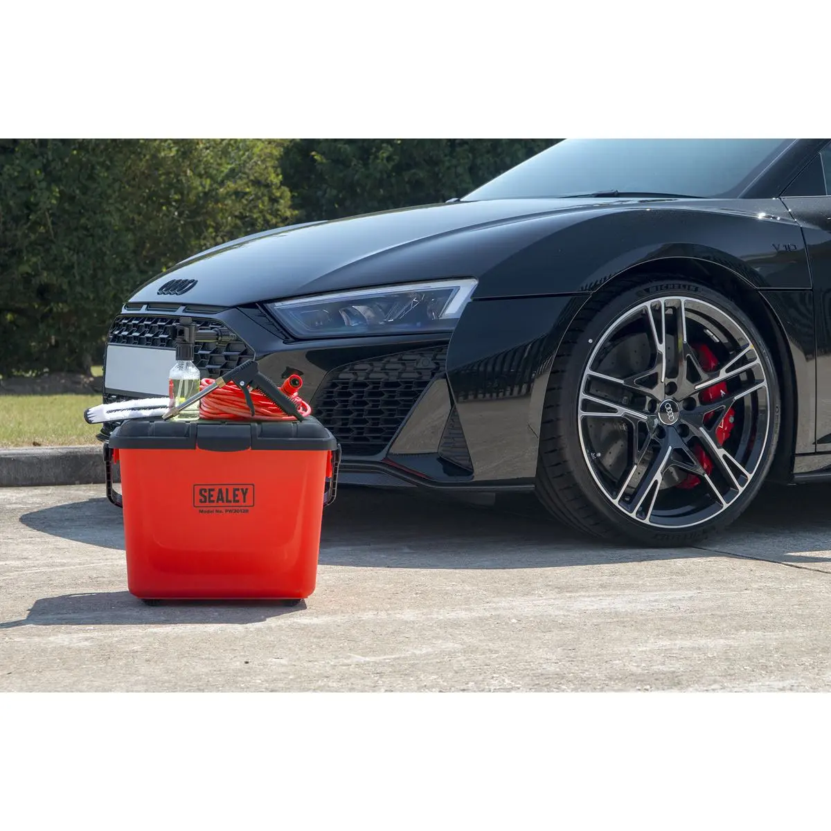 Sealey Rechargeable Pressure Washer 25L 12V - Image 2