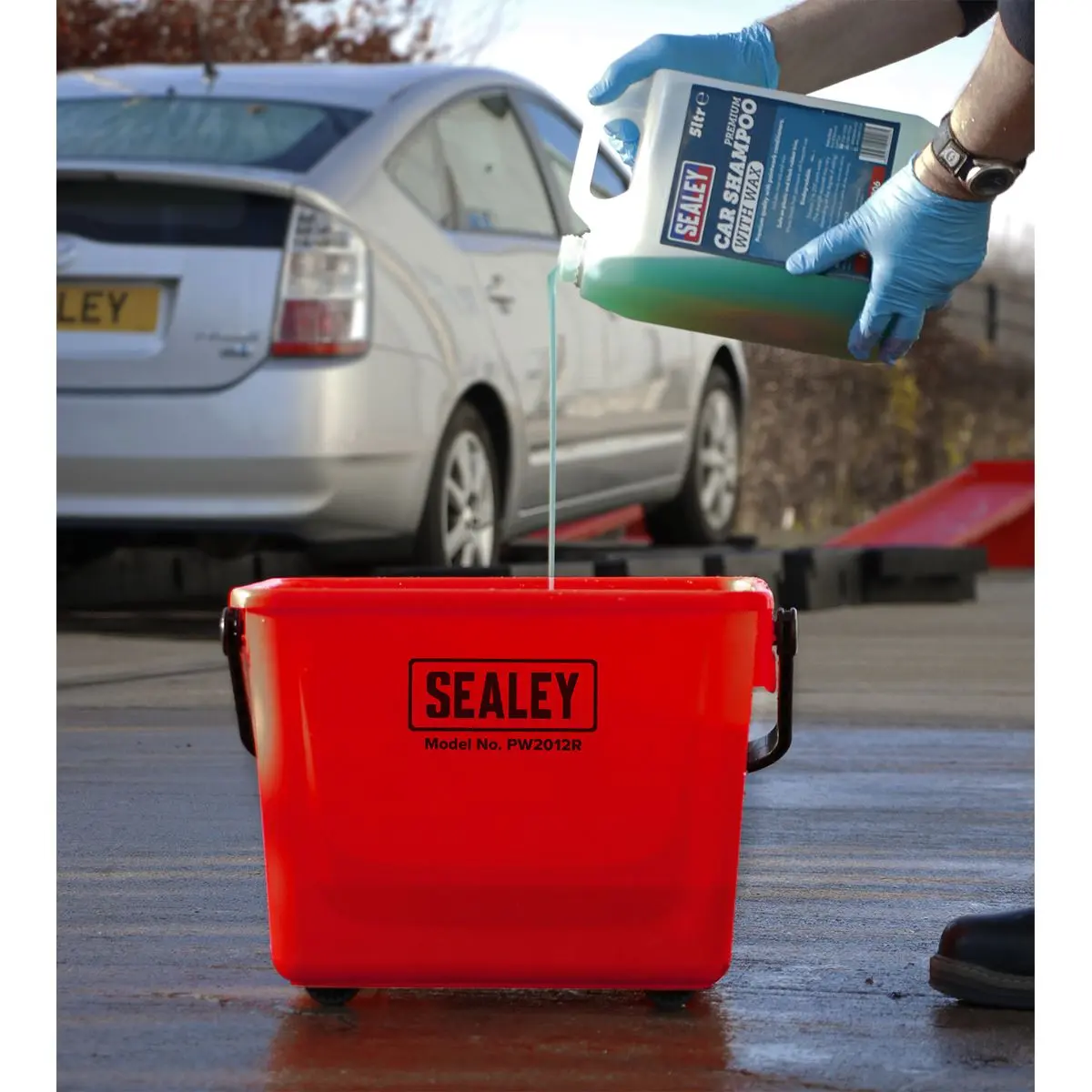 Sealey Rechargeable Pressure Washer 25L 12V - Image 4