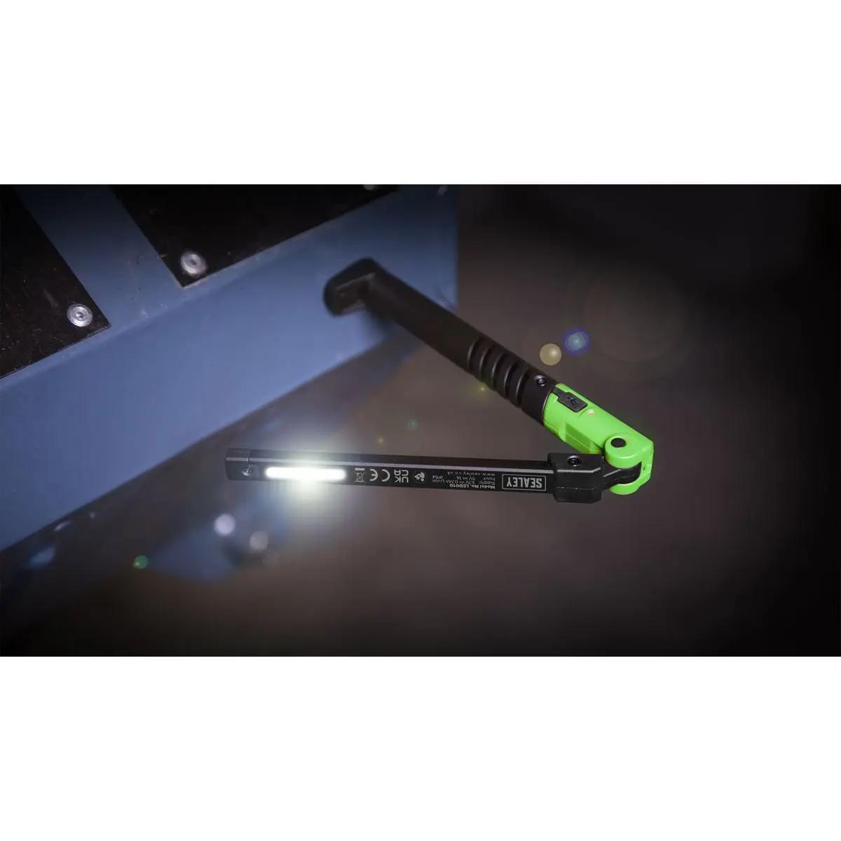 Sealey Rechargeable Slim Folding Pocket Light 2 COB & 1 SMD LED - Green - Image 5