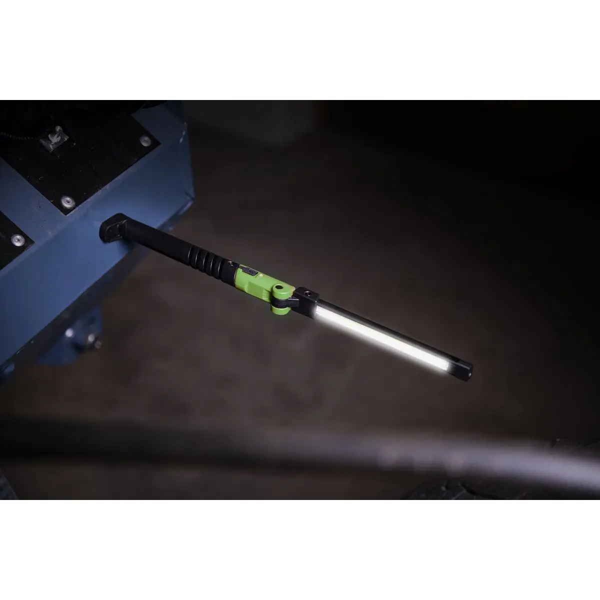 Sealey Rechargeable Slim Folding Pocket Light 2 COB & 1 SMD LED - Green - Image 6