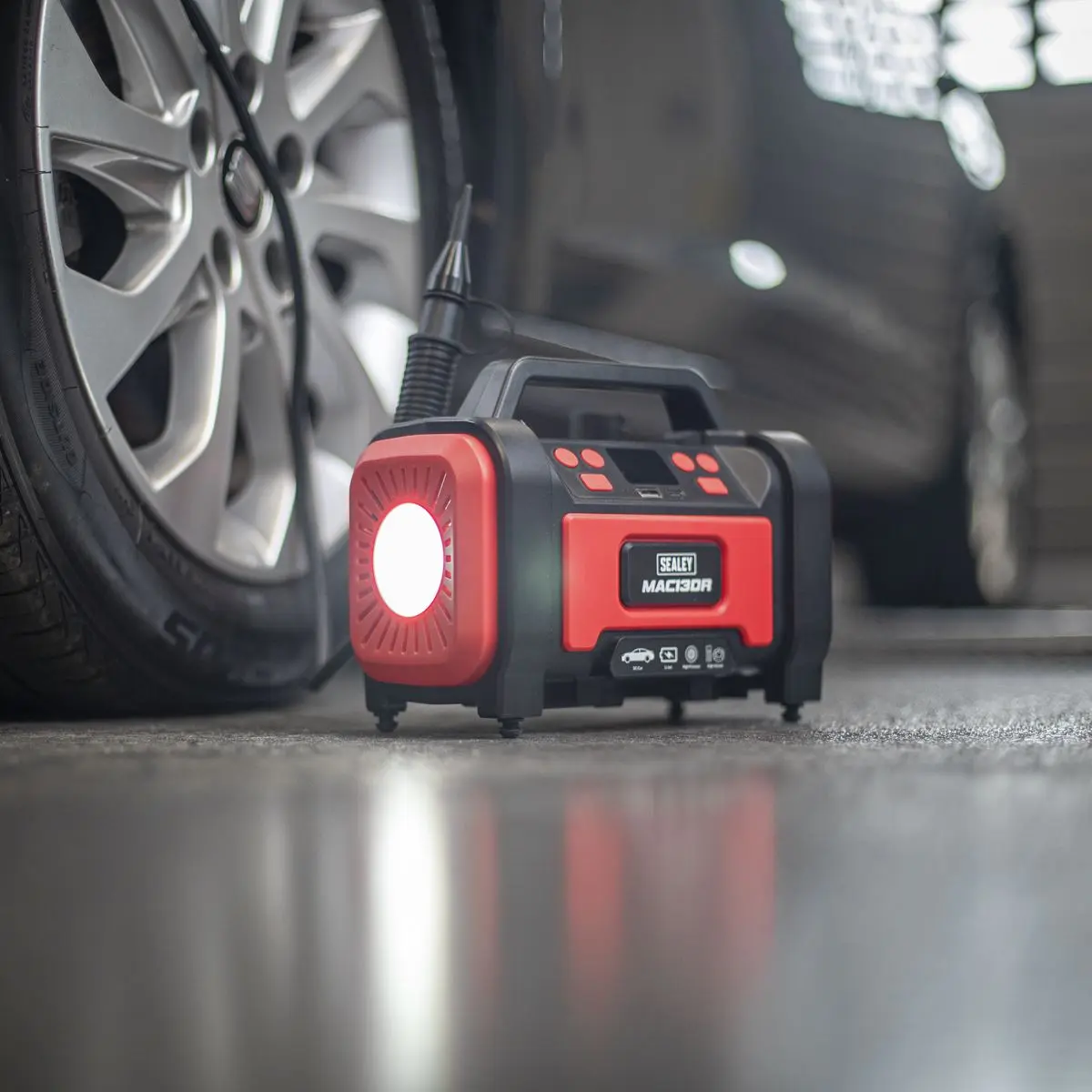 Sealey Rechargeable Tyre Inflator & High Volume Air Pump 12V - Image 15