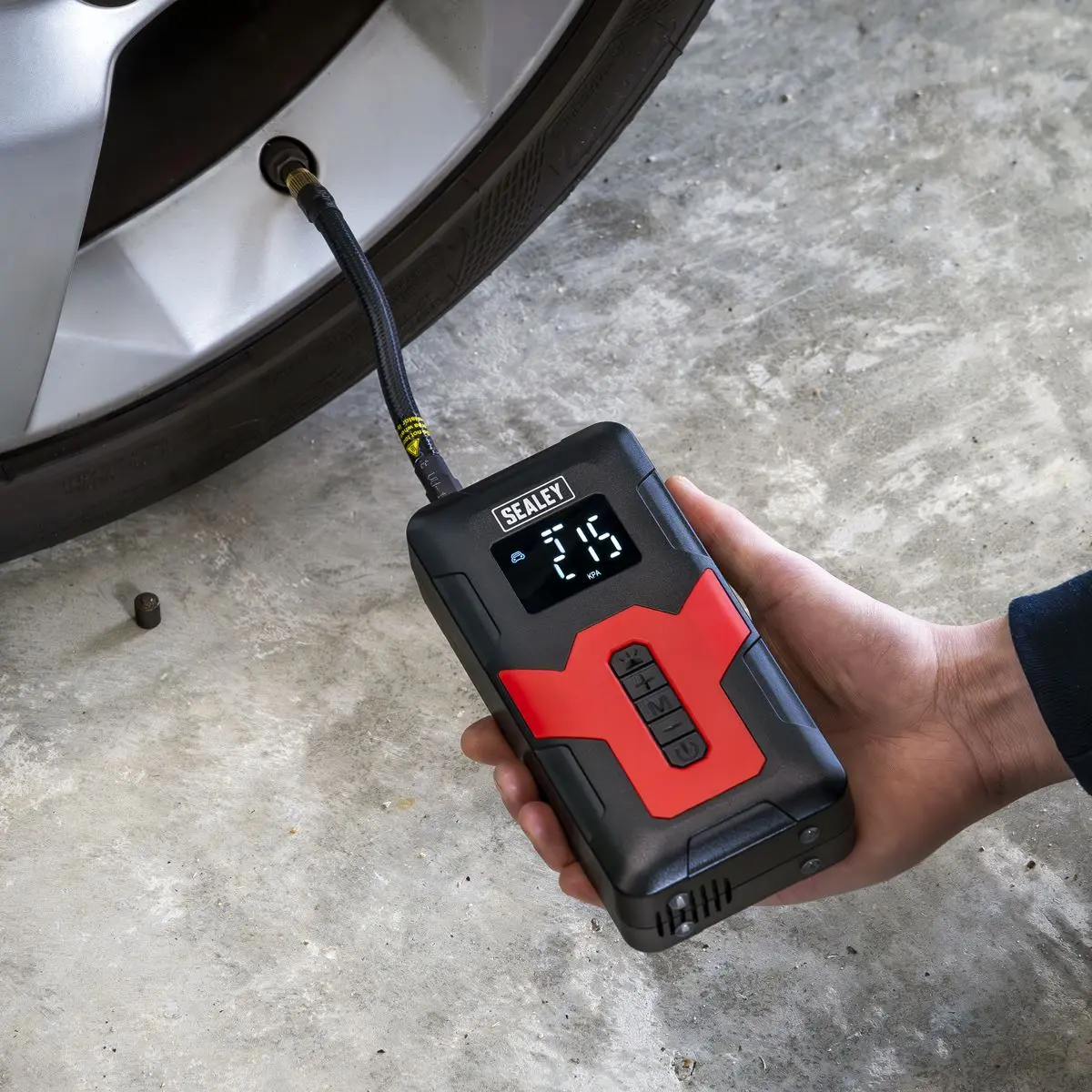 Sealey Rechargeable Tyre Inflator & Power Bank with Worklight 12V - Image 11