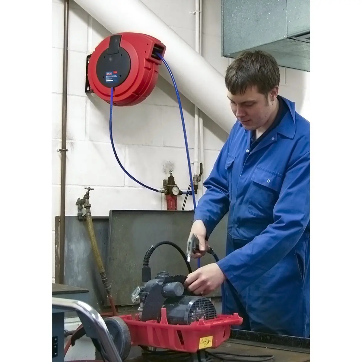 Sealey Retractable Air Hose Reel HD Mechanism 15m Ø8mm ID - PU Hose - Image 3
