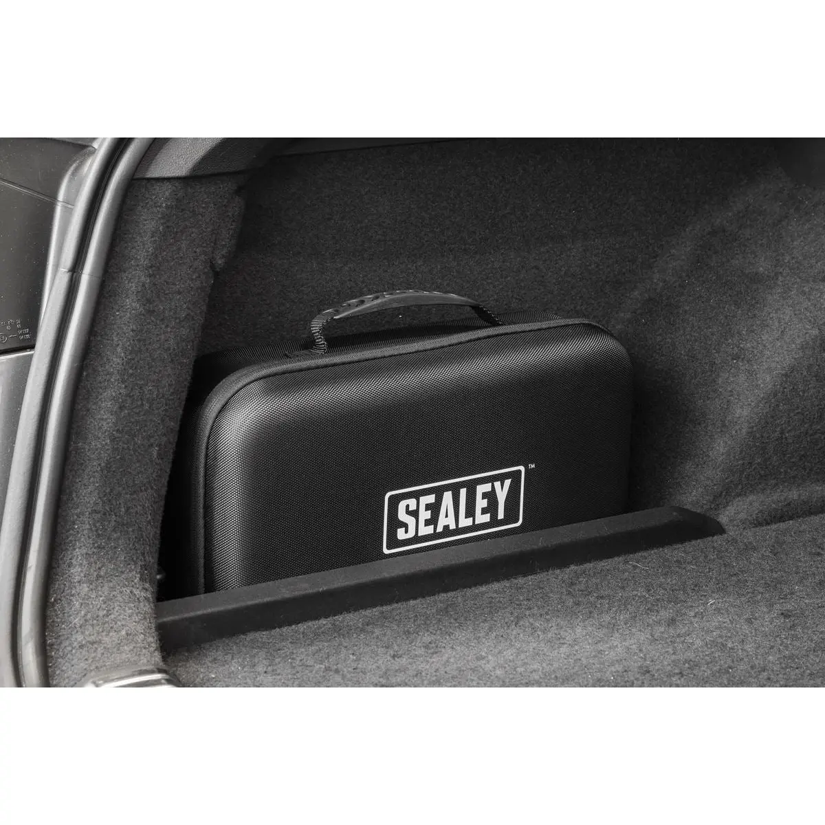 Sealey RoadStartĀ® 12V Jump Starter Power Pack 4000A - Image 12