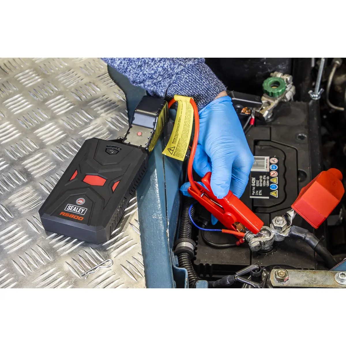 Sealey RoadStartĀ® 600A 12V Lithium-ion Jump Starter Power Pack - Image 8