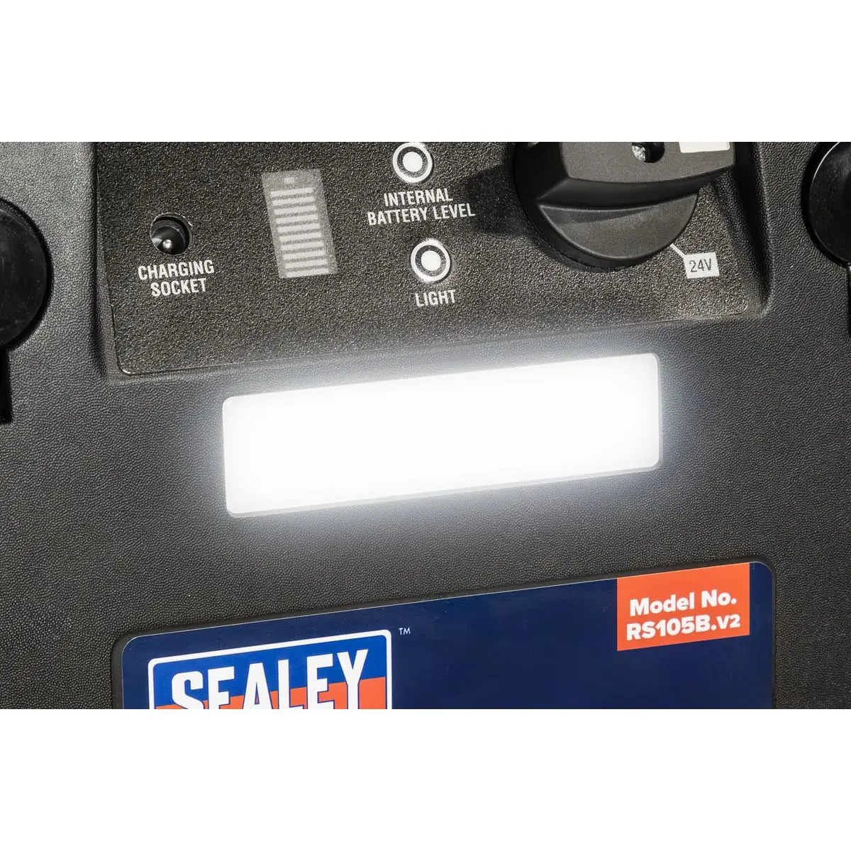Sealey RoadStart® Emergency Jump Starter 12/24V 6L 8-Cylinder - Image 2