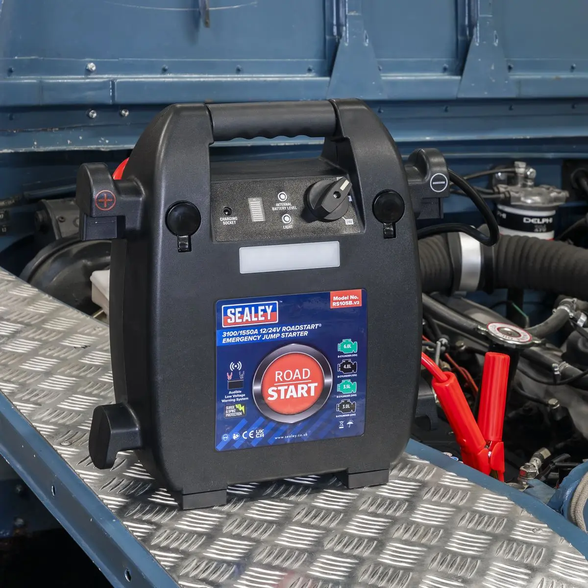 Sealey RoadStart® Emergency Jump Starter 12/24V 6L 8-Cylinder - Image 3