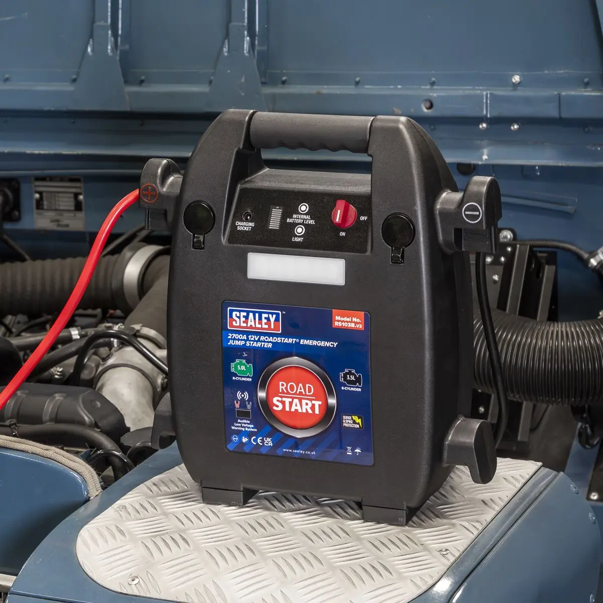 Sealey RoadStartĀ® 12V Emergency 8-Cylinder Jump Starter 5L - Image 8