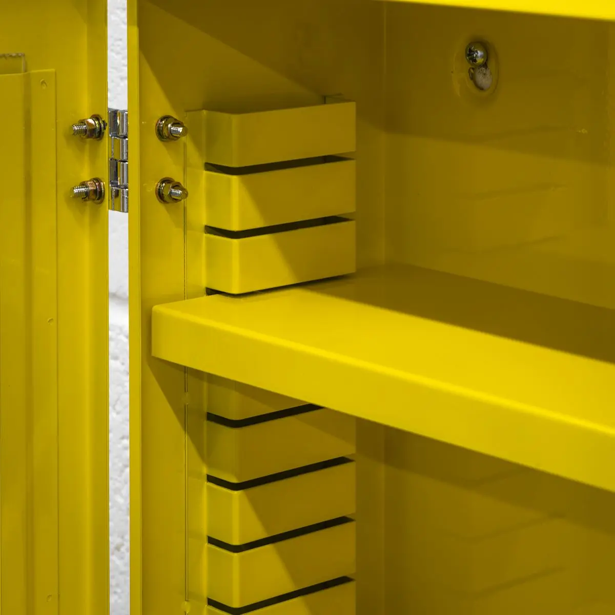 Sealey Safety Lockout Cabinet - Image 3