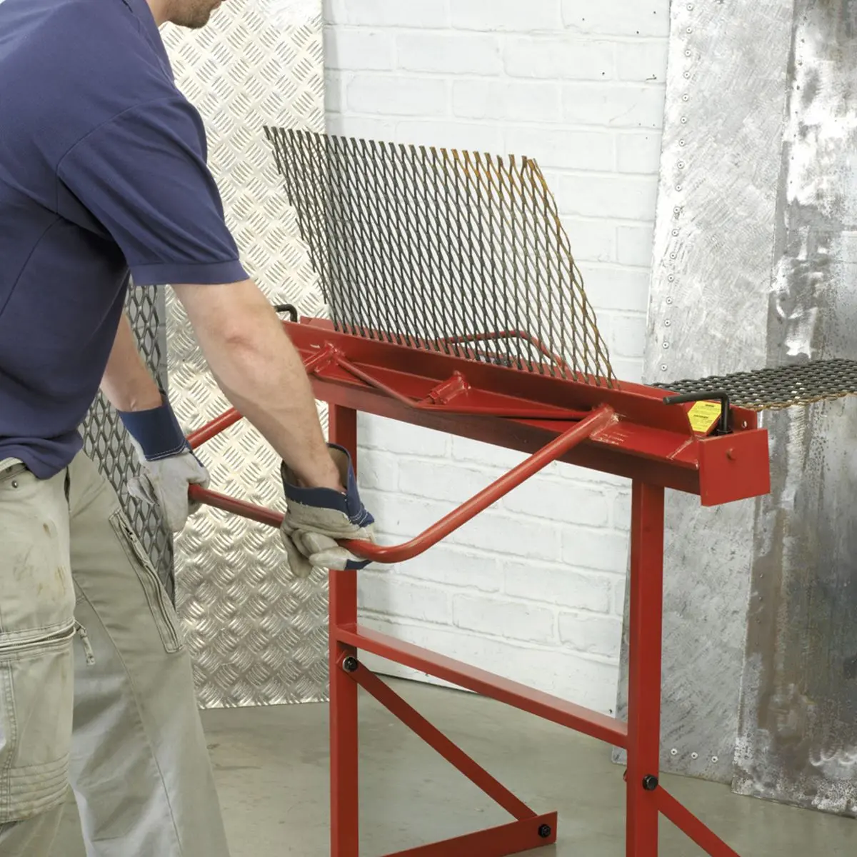 Sealey Sheet Metal Folder Floor Standing 910mm - Image 3