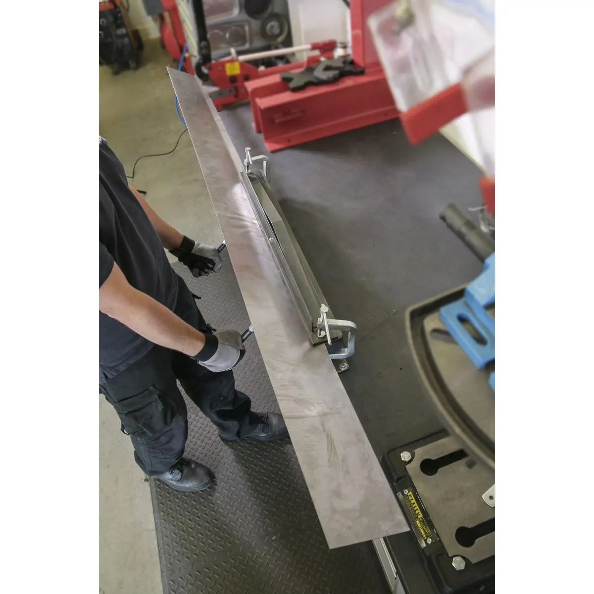 Sealey Vice/Bench Mounting Sheet Metal Folder 700mm - Image 15