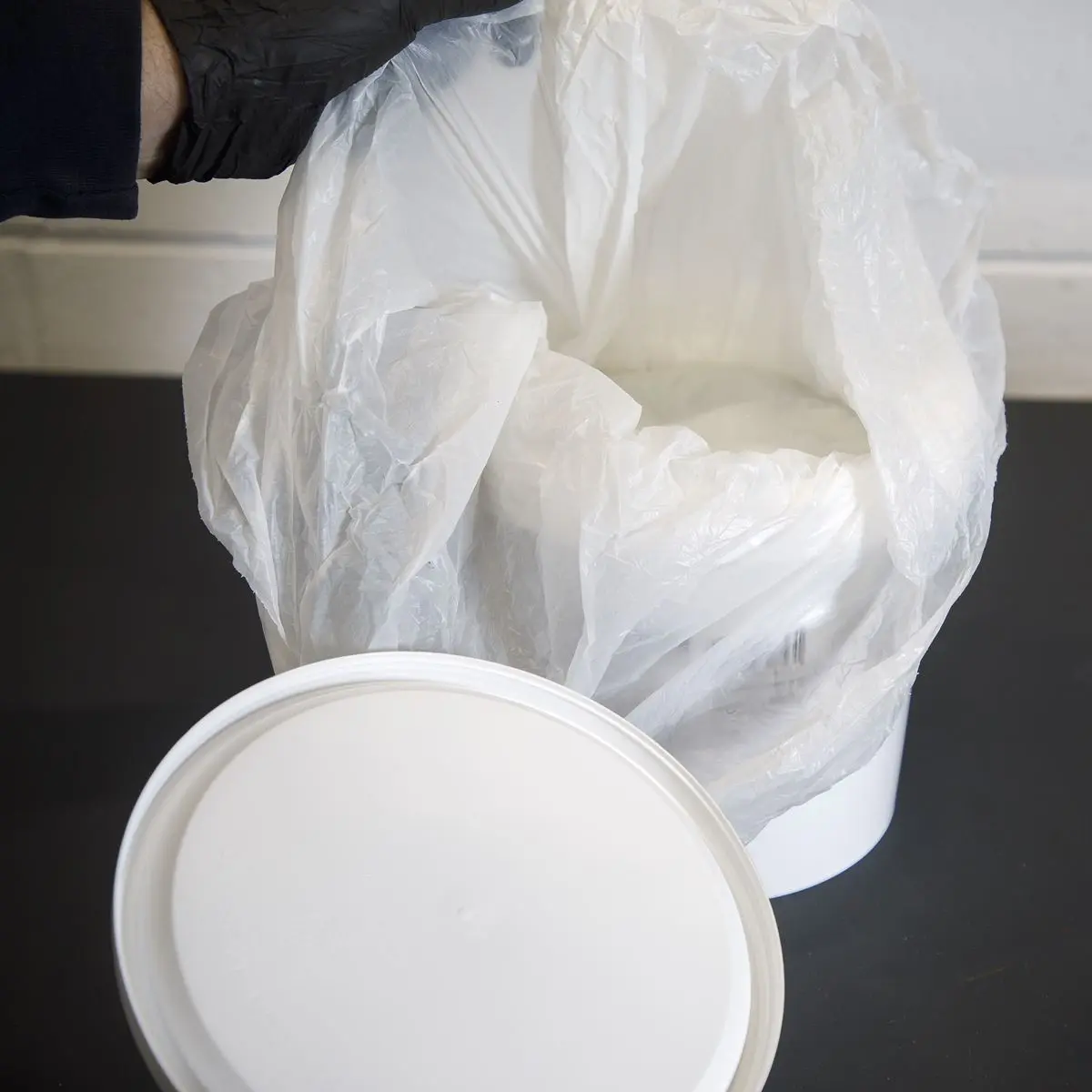 Sealey Shot Blasting Beads Glass 5kg Plastic Tub - Image 3