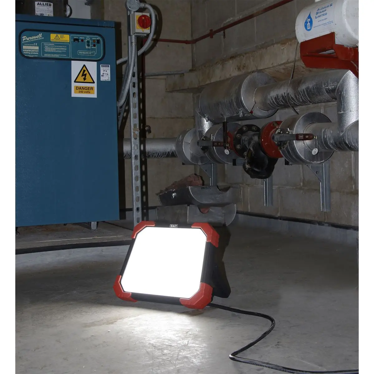Sealey Site Light with 2 x 13A Sockets 48W SMD LED 230V - Image 7