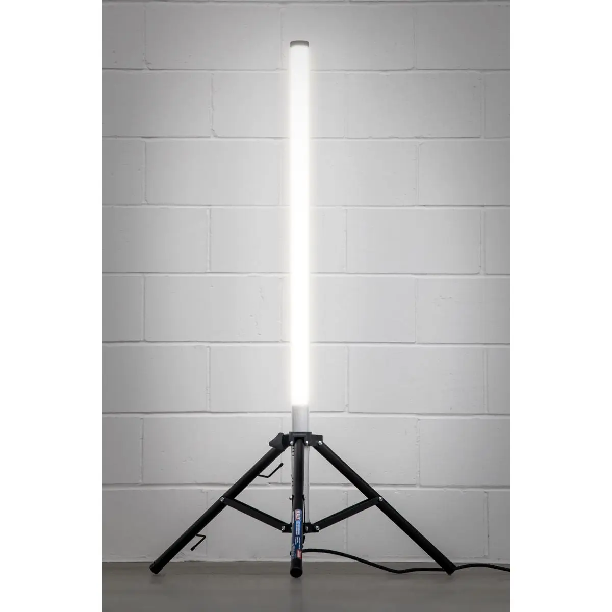 Sealey Slim Standing Floodlight 360° 60W SMD LED 230V - Image 6