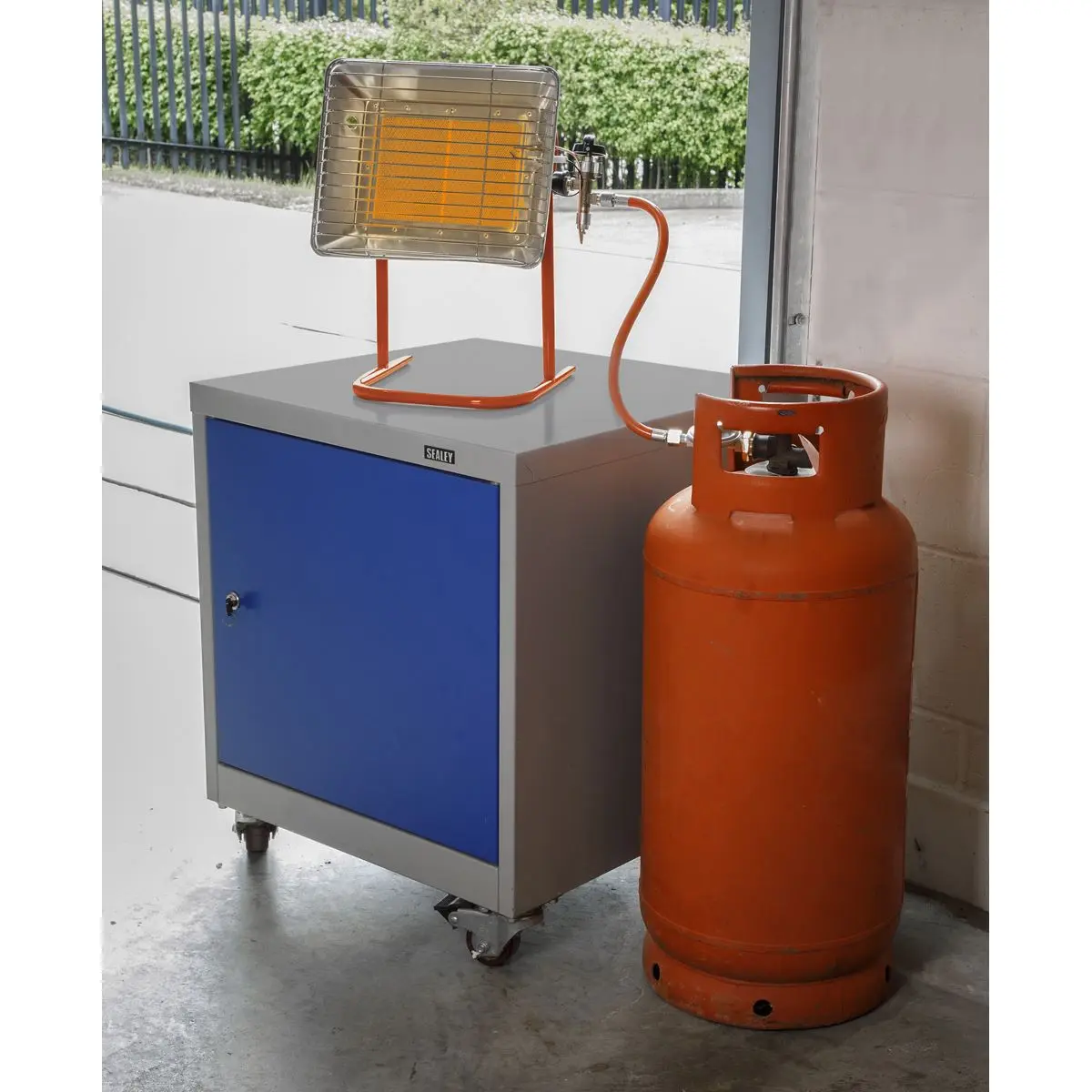Sealey Space Warmer® Propane Heater with Stand 10,250-15,354Btu/hr - Image 12