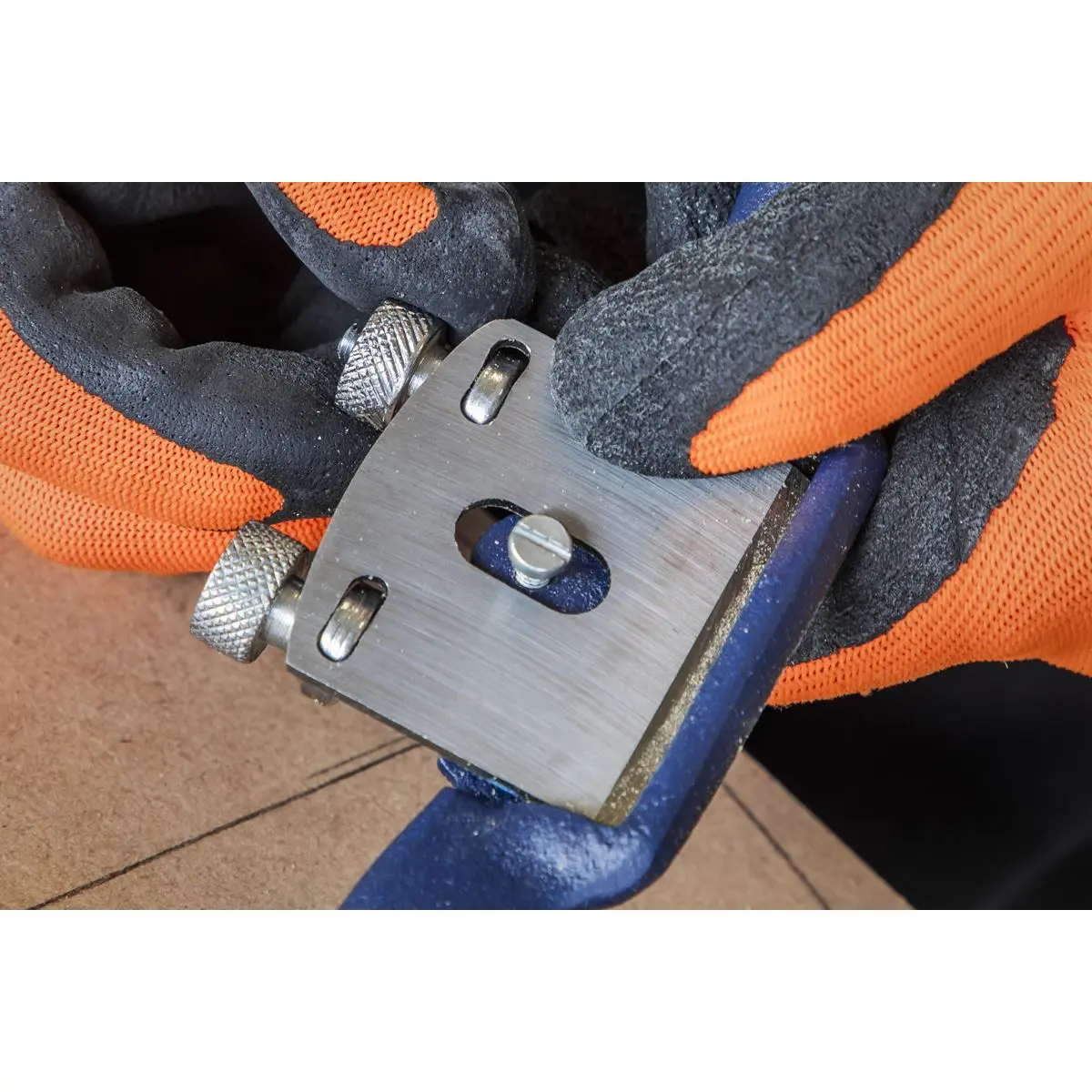 Sealey Spoke Shave Flat Sole 240mm - Image 6