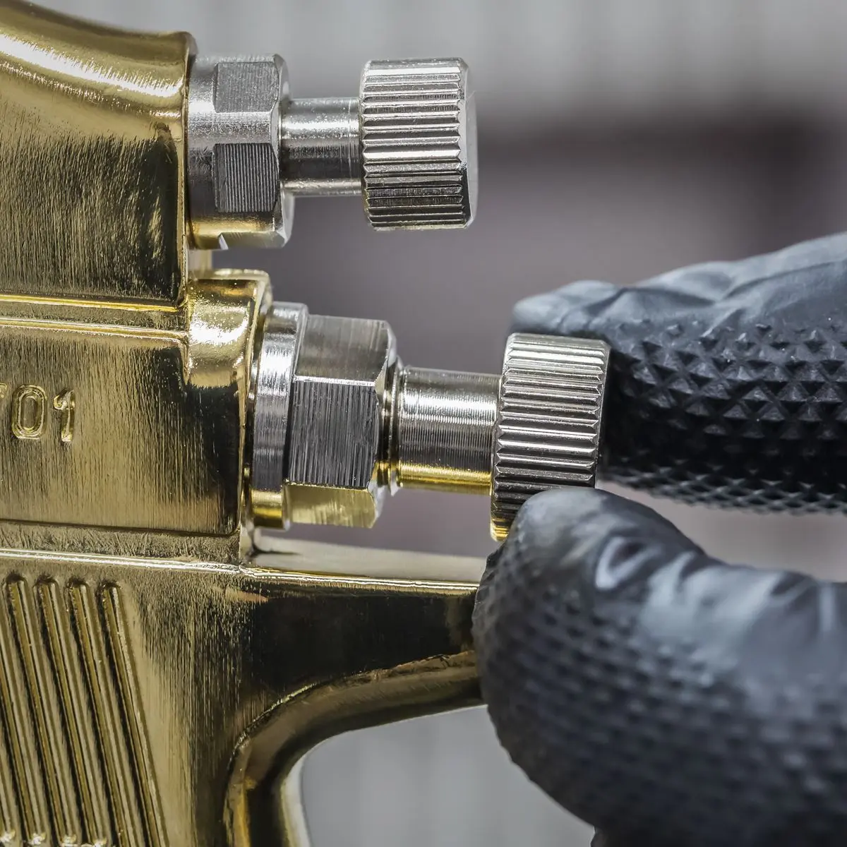 Sealey Spray Gun Professional Suction Feed - 1.8mm Set-Up - Image 6