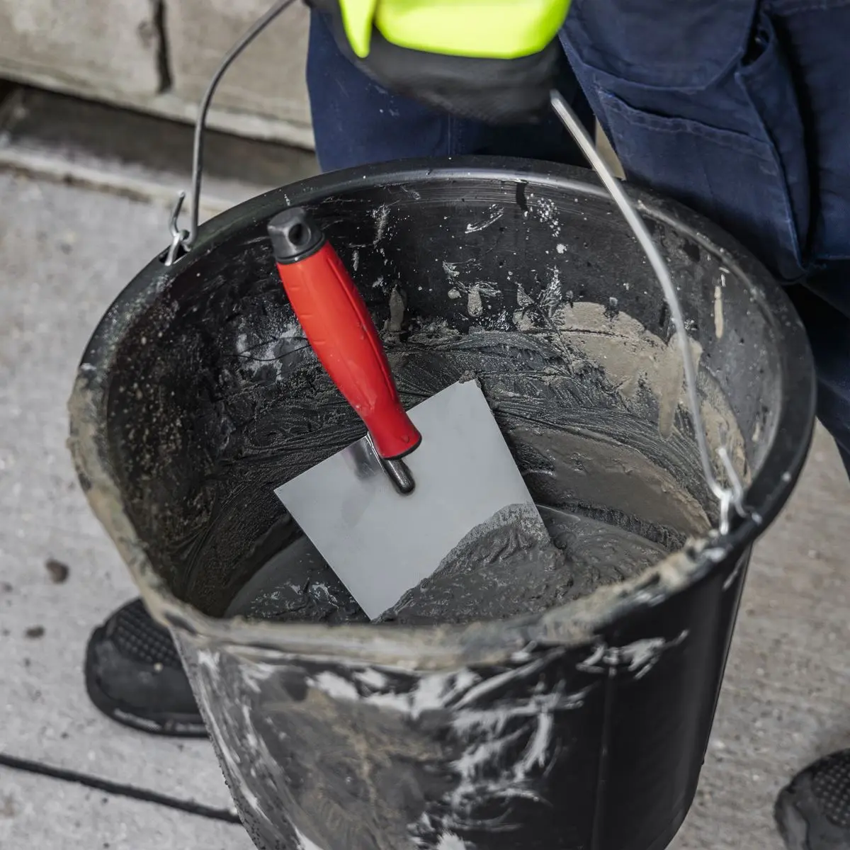 Sealey Stainless Steel Bucket Trowel - Rubber Handle - 180mm - Image 4