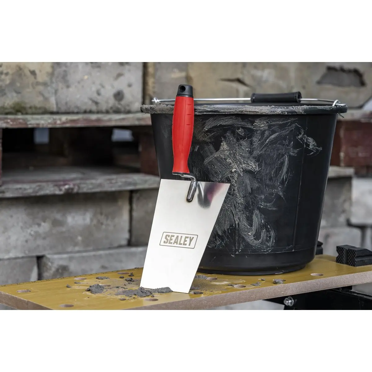 Sealey Stainless Steel Bucket Trowel - Rubber Handle - 180mm - Image 5