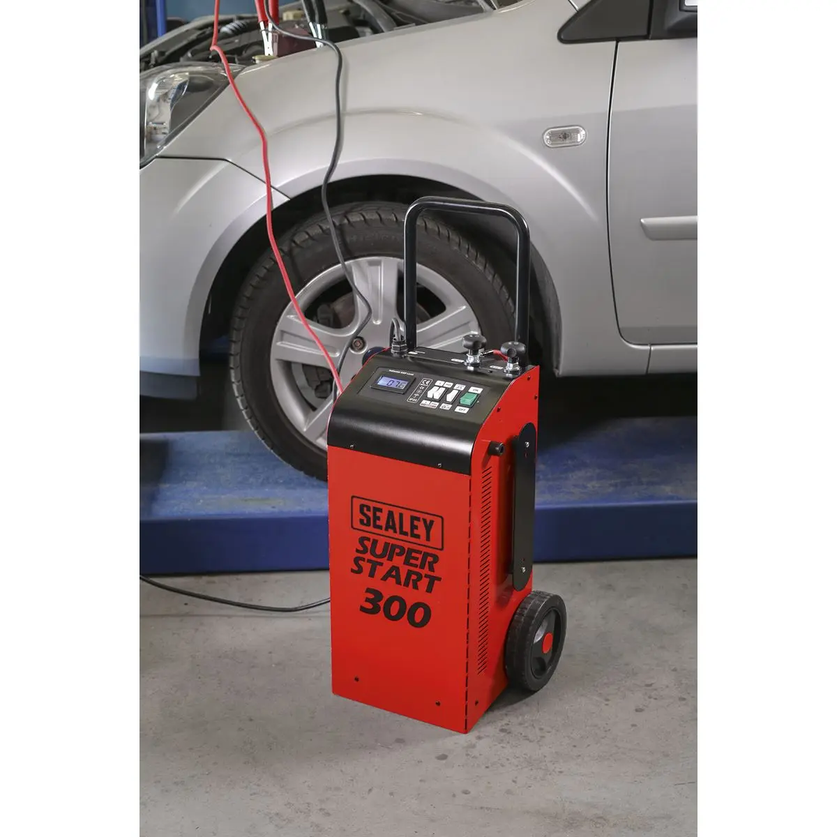 Sealey Starter/Charger 300Amp 12/24V - Image 3