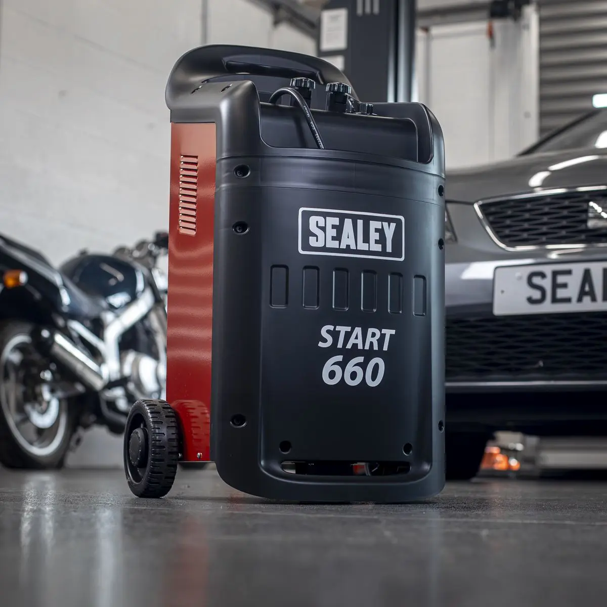 Sealey Starter/Charger 660/100A 12/24V 230V - Image 3