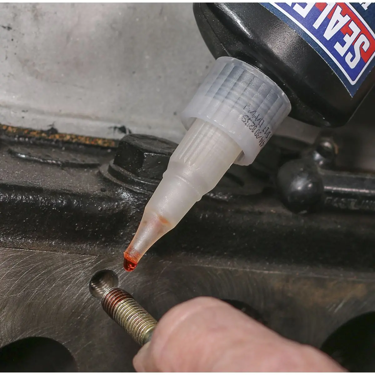 Sealey Stud Lock High Strength 50ml Metal Fixing Glue Adhesive - Image 6
