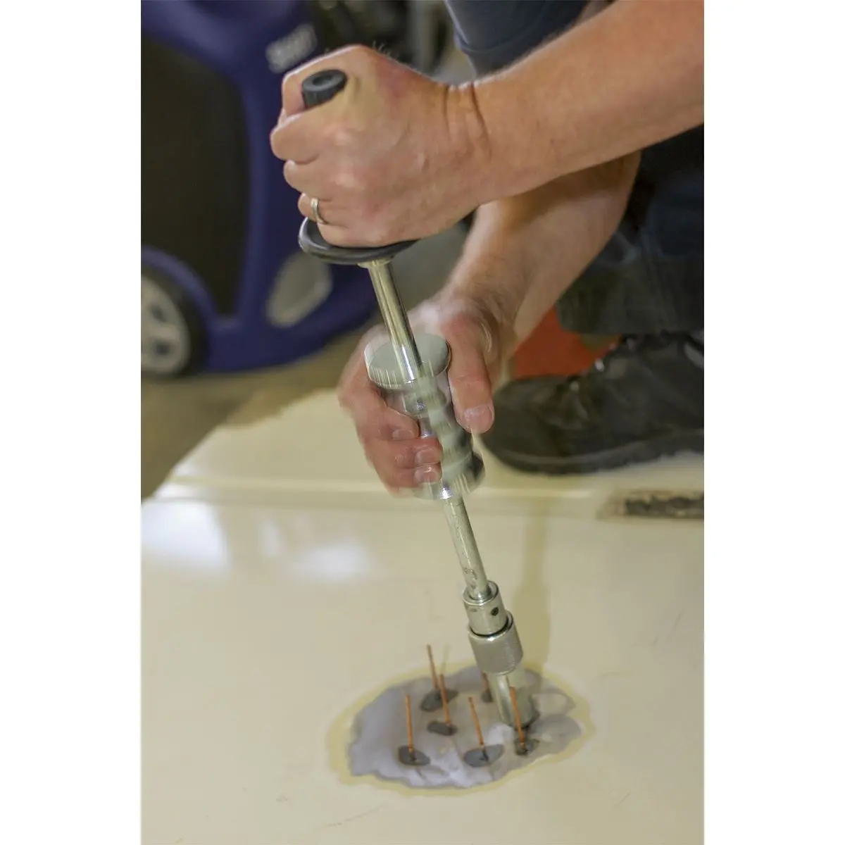 Sealey Stud Welder with Slide Hammer - Image 4