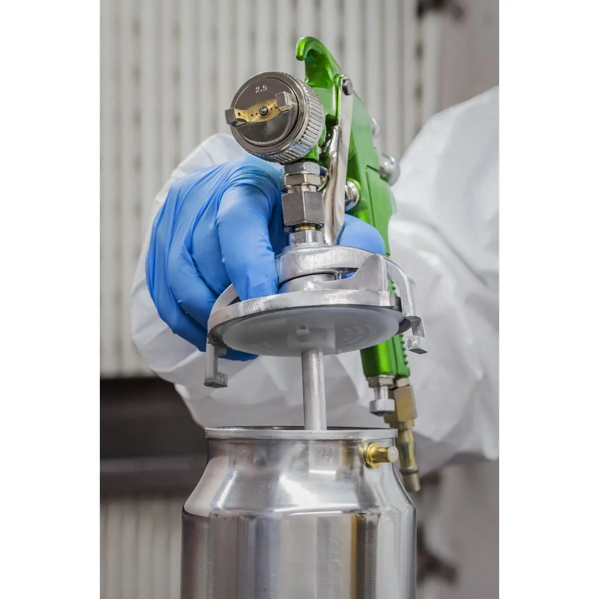 Sealey Suction Feed Spray Gun 2.5mm Set-Up - Image 7
