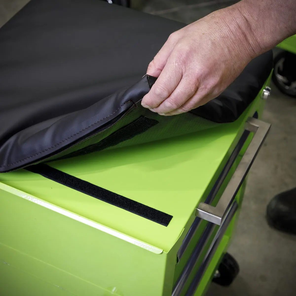 Sealey Superline Pro Rollcab 3 Drawer & Utility Seat - Image 21