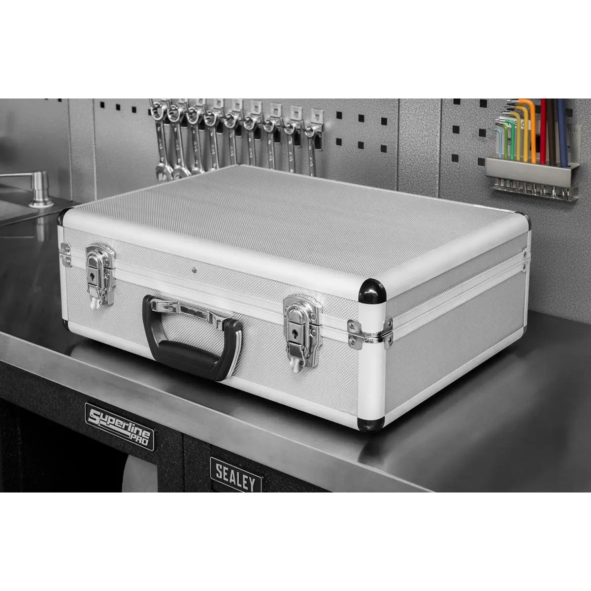Sealey Tool Case Aluminium Radiused Edges - Image 3