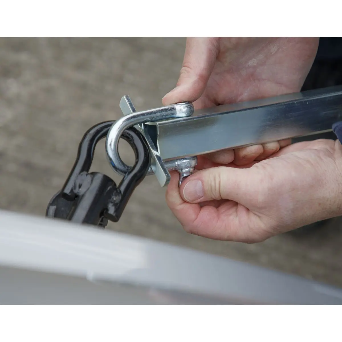 Sealey Tow Pole 2500kg Rolling Load Capacity - Image 3