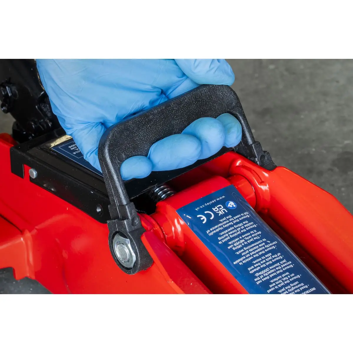 Sealey Short Chassis Trolley Jack 1.5 Tonne - Image 3
