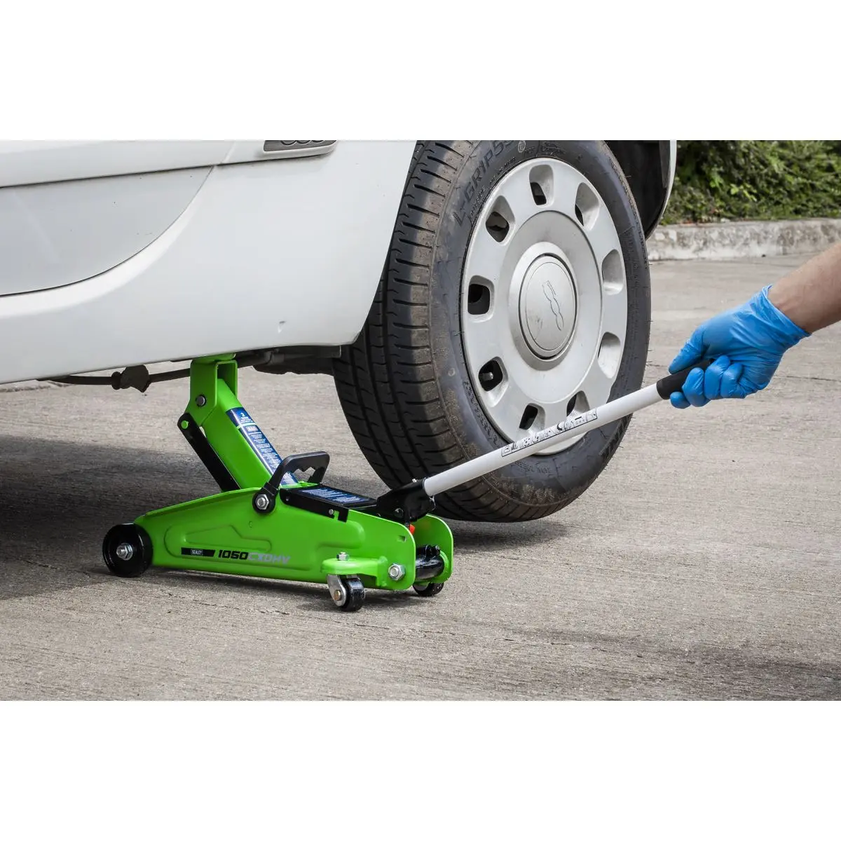 Sealey Short Chassis Trolley Jack with Storage Case 2 Tonne - Green - Image 5