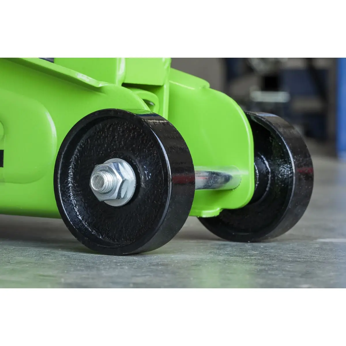 Sealey Short Chassis Trolley Jack with Storage Case 2 Tonne - Green - Image 8