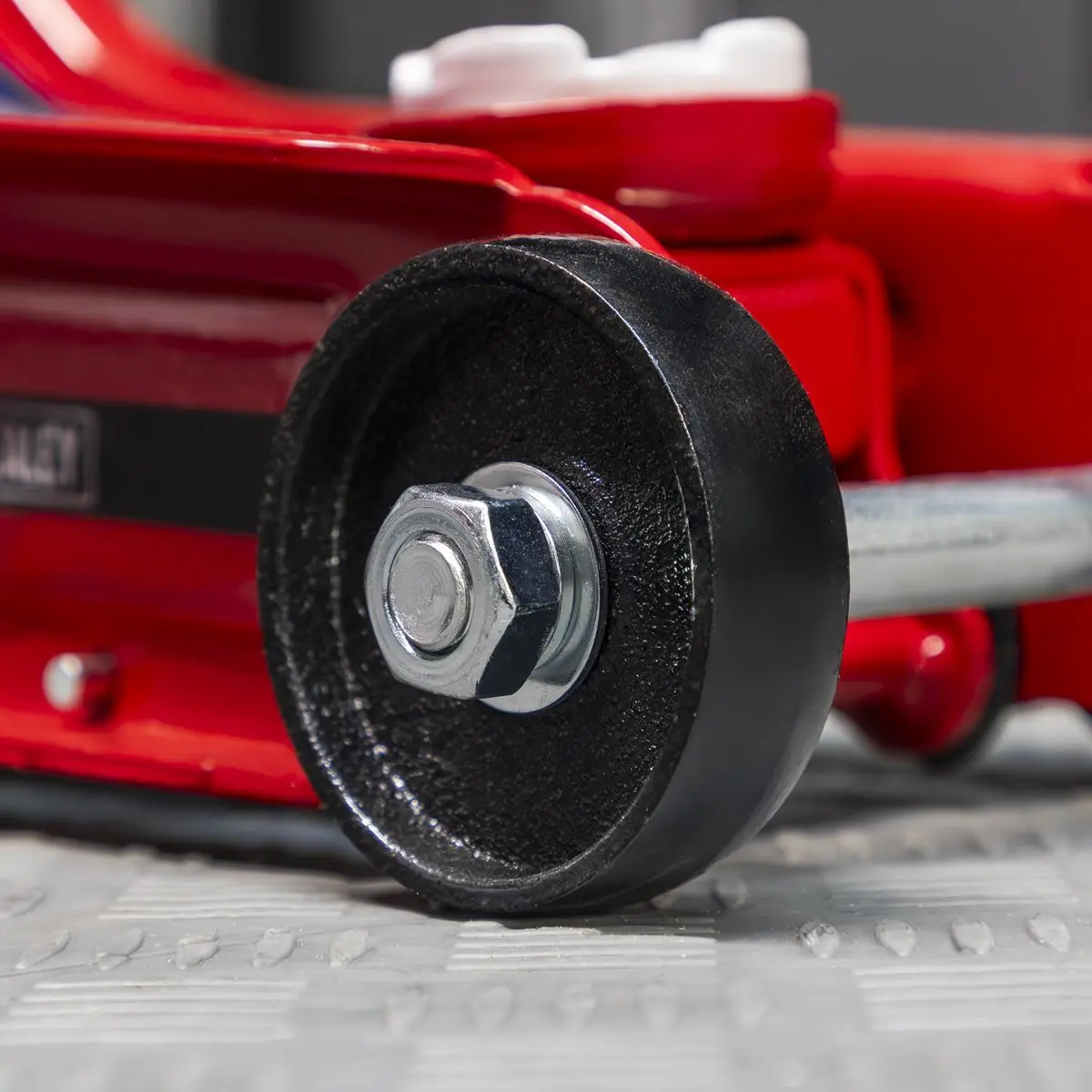 Sealey Low Profile Short Chassis Trolley Jack 2 Tonne - Image 2