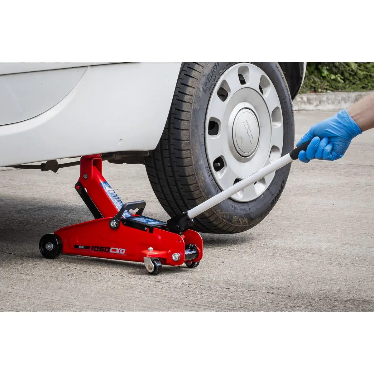 Sealey Short Chassis Trolley Jack with Storage Case 2 Tonne - Image 6