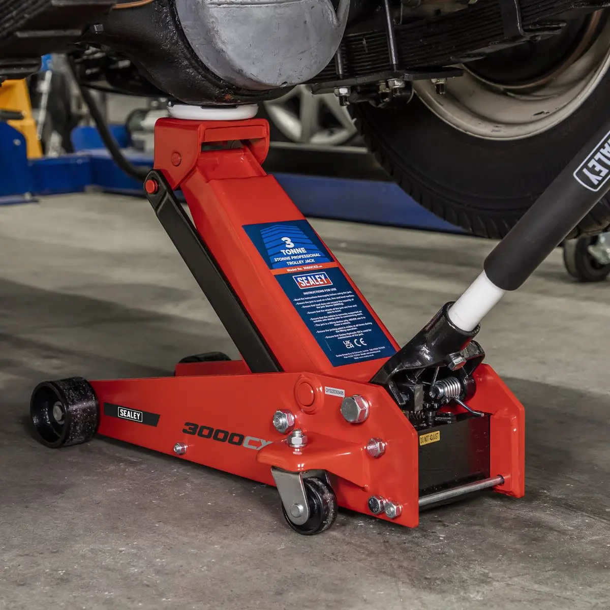 Sealey Trolley Jack 3 Tonne & Axle Stands (Pair) 3 Tonne per Stand Combo - Image 6